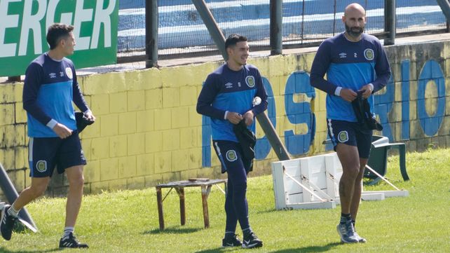 Maximiliano Lovera y Carlos Quintana no pudieron terminar el partido ante Argentinos. Ambos están en observación.
