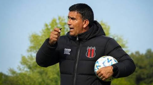 Mariano Campodónico palpitó el duelo con Colón y explicó por qué Defensores llega más liberado a Santa Fe