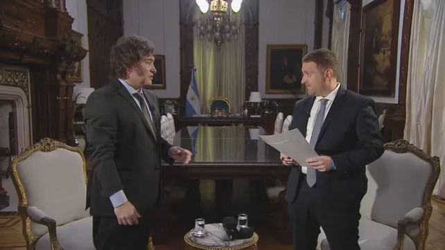 El presidente Javier Milei hizo su descargo a través de X y apuntó contra políticos y periodistas.