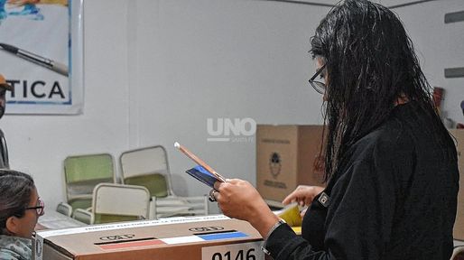 Elecciones en Santa Fe: de cuánto es la insólita multa que deberían pagar los que no fueron a votar