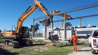 Riesgo hídrico: comenzó la instalación de la Casabomba 0 en barrio Centenario