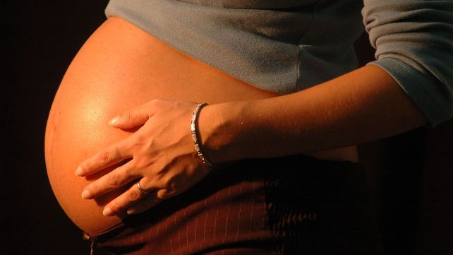 Allanaron sanatorios en Rosario por posible tráfico de niños.