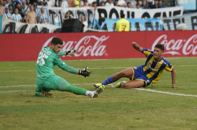Veliz define en el triunfo de Central ante Banfield. Fue el único tanto que convirtió en 2026.