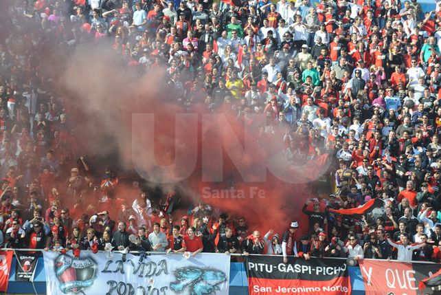 Dolor infinito: Colón descendió a la B Nacional tras 19 años en primera