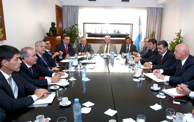 Cónclave productivo. Los equipos técnicos del gobernador Antonio Bonfatti se reunieron con sus pares del Ministerio de Planificación nacional.