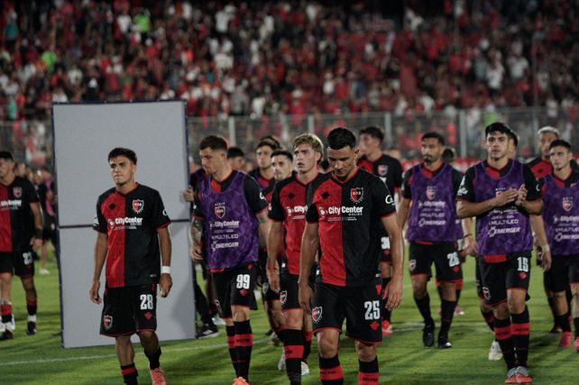 Newells llega al clásico en uno de los peores momentos de su historia: último en casi todo