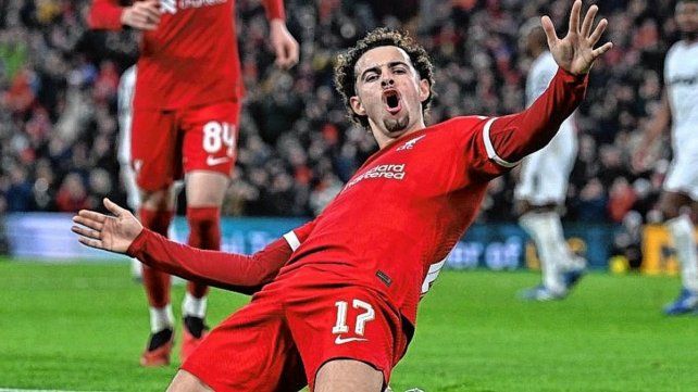 Liverpool goleó a West Ham para instalarse en las semifinales de la Copa de la Liga de Inglaterra.