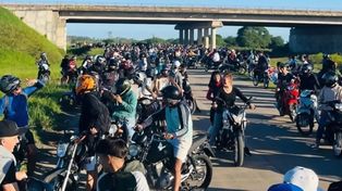 La Policía bloqueó caravana de más de 40 motos en Gualeguaychú