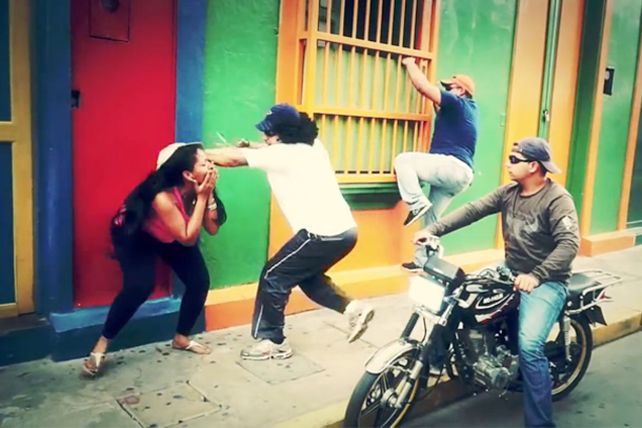 Parodia venezolana: la gaita de las Pirañas robapelo es furor