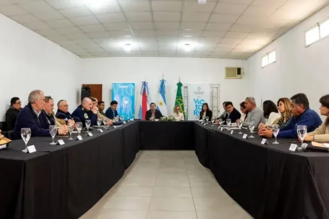 En Victoria se armó una mesa de trabajo por la bajante del río