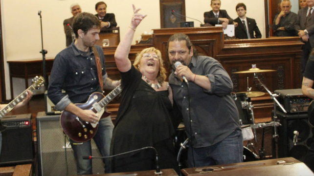 Junto a Willy González de la banda Sádicos sueltos donde&nbsp;el hijo de Pily toca la batería.