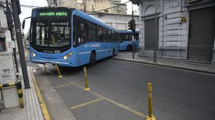 El objetivo es que los pretiles se coloquen genéricamente en todas las ochavas donde doblen unidades del Transporte Urbano de Pasajeros (TUP).