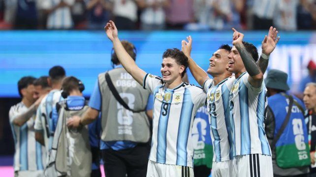 Julián Álvarez: Este un equipo que se adapta y que tiene mucho carácter