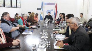 En un nuevo encuentro de la paritaria docente el gobierno ofreció un 20% a liquidar en tres tramos. El encuentro fue presidido por el director de Trabajo, Juan Pablo Irurueta.