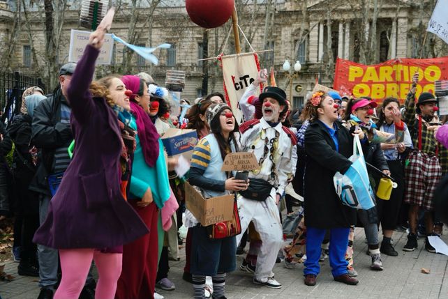 La Patria no se vende: marcha en Rosario contra la Ley de Inviolabilidad de la Propiedad Privada