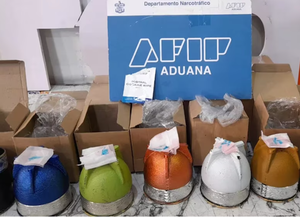 Secuestran más de dos kilos de cocaína que estaban ocultos en una encomienda