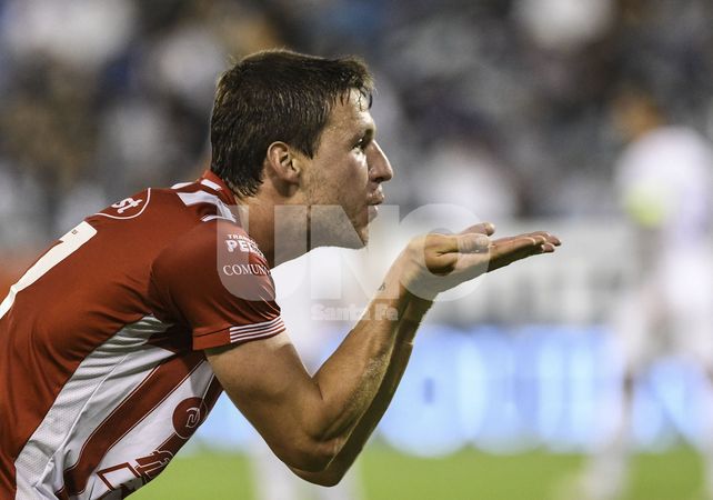 Unión sueña a lo grande: le ganó a Velez en Liniers y es el único escolta de Boca