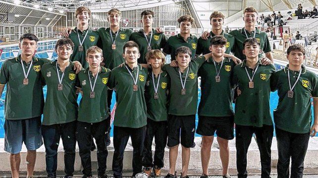 Regatas de Santa Fe finalizó tercero en el Argentino Sub 17 en Buenos Aires.