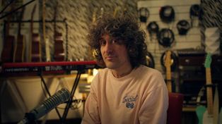 El músico rosarino Dani Pérez presenta No estén tan seguros, un ciclo de entrevistas a colegas locales, para jerarquizar la escena local