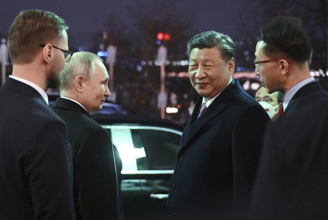 El presidente ruso, Vladimir Putin y su par chino, Xi Jinping en reunión del G20. 