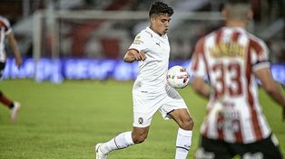 Independiente sumó tres puntos importantes ante Barracas.