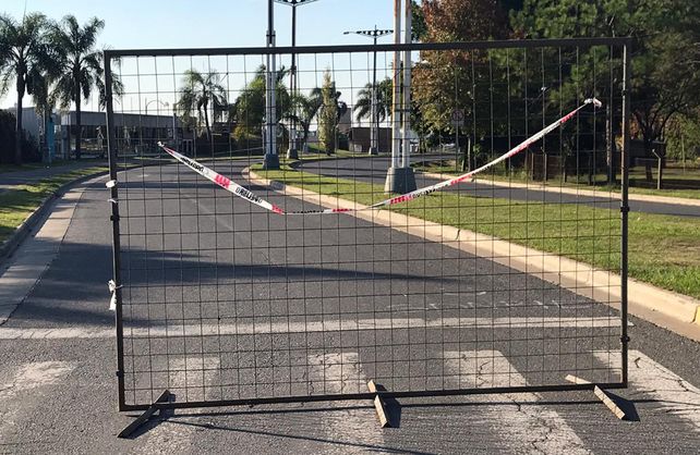 Dos días después del descontrol en la Setúbal, vallaron el acceso a la Costanera Este