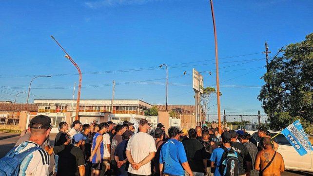 Paro en el Puerto de Concepción del Uruguay por conflicto sindical.