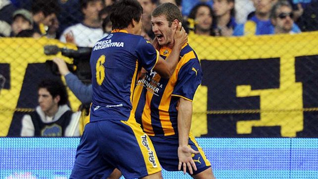 El Pocho De León grita el gol en La Bombonera