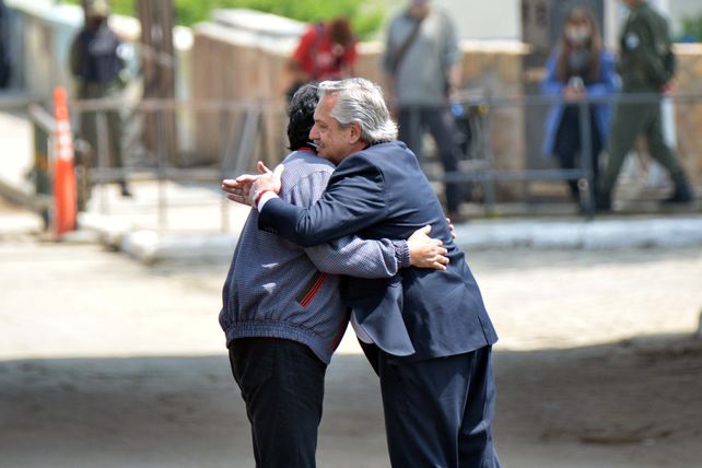 Alberto Fernández despidió al expresidente de Bolivia y a su exvicepresidente
