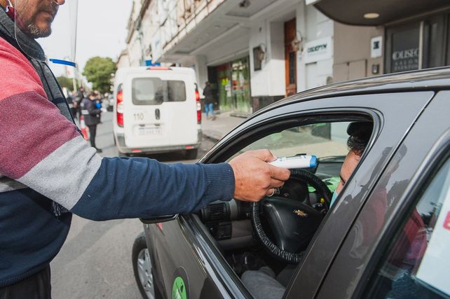 En Paraná siguen controlando el transporte público y de carga