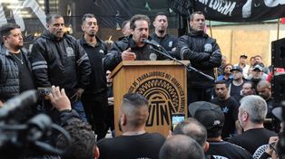 El titular del Sutna, Alejandro Crespo, acordó con los fabricantes y con el ministro de Trabajo, Claudio Moroni, un aumento &nbsp;y un bono de $100.000.&nbsp;