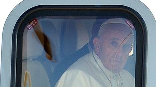 Desde el avión que lo trae a Río, el Papa habló sobre los jóvenes desocupados