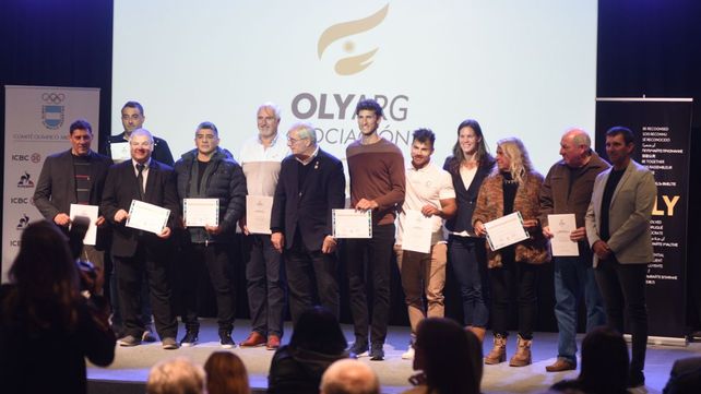 Emotivo homenaje. Los olímpicos que representaron a la ciudad y a la provincia a lo largo de su historia fueron reconocidos el sábado por la noche en medio de los Juegos.