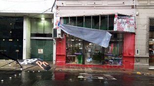 El viento provocó caída de ramas y carteles en casi toda la ciudad.&nbsp;