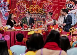 Vaca Narvaja fue a la TV China a promocionar productos argentinos