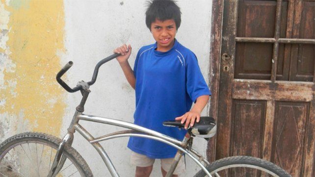 Un nene de 9 años encontró 25 mil pesos, buscó al dueño y se los devolvió