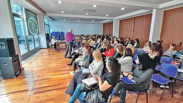 La formación en prácticas docentes permite a los futuros docentes abrirse a la comprensión de las prácticas sociales