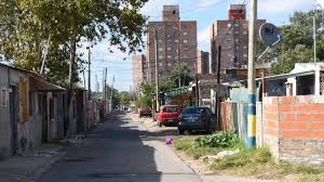 Luego de la persecución intentaron huir a las corridas por los pasillos del asentamiento.&nbsp;