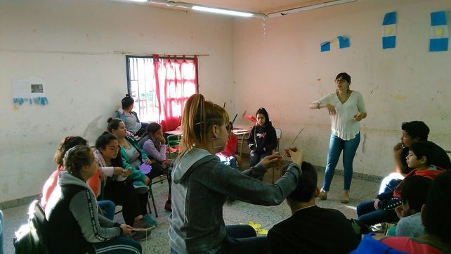 Taller para estudiantes en escuela Nuestra Señora de Guadalupe.