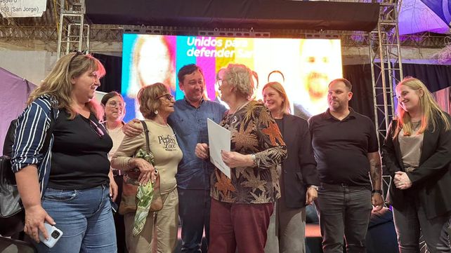 Entrega de aportes a instituciones del departamento San Martín y supervisión de obras en escuelas