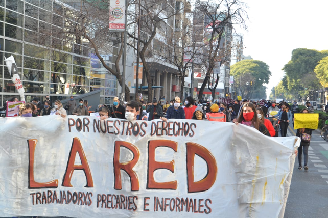 Los manifestantes se desplazaron por avenida Pellegrini.&nbsp;