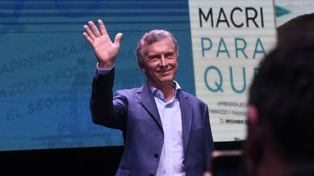 El expresidente Mauricio Macri busca reposicionarse en el escenario político enrolado en las filas del cambio que encarna Javier Milei y presiona a la oposición dialoguista. 