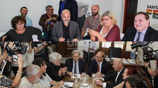 Punto por punto, la propuesta del gobierno a docentes y estatales