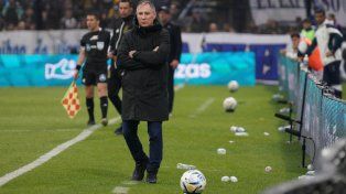 Ariel Holan vivió con intensidad el partido de Central en el bosque.&nbsp;