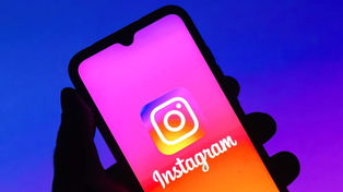 Dentro de la sección Instagram Direct, se puede visualizar la última conexión de los usuarios y quiénes están en línea.
