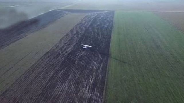 La avioneta que cayó en San Salvador llevaba droga y el piloto aún no aparece