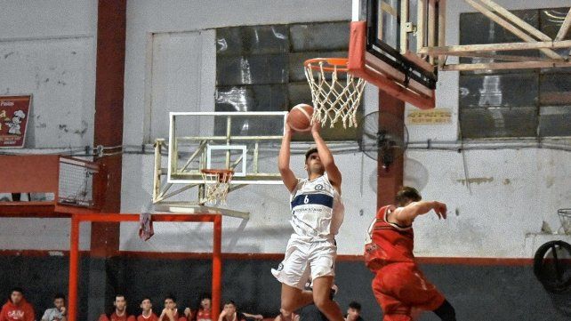 Gimnasia cambió el factor cancha contra Rivadavia A y ahora tiene en su cancha la chance de ser semifinalista del Dos Orillas.