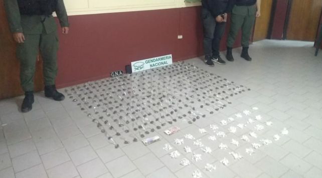 Apresaron a un dealer de drogas con cocaína y marihuana
