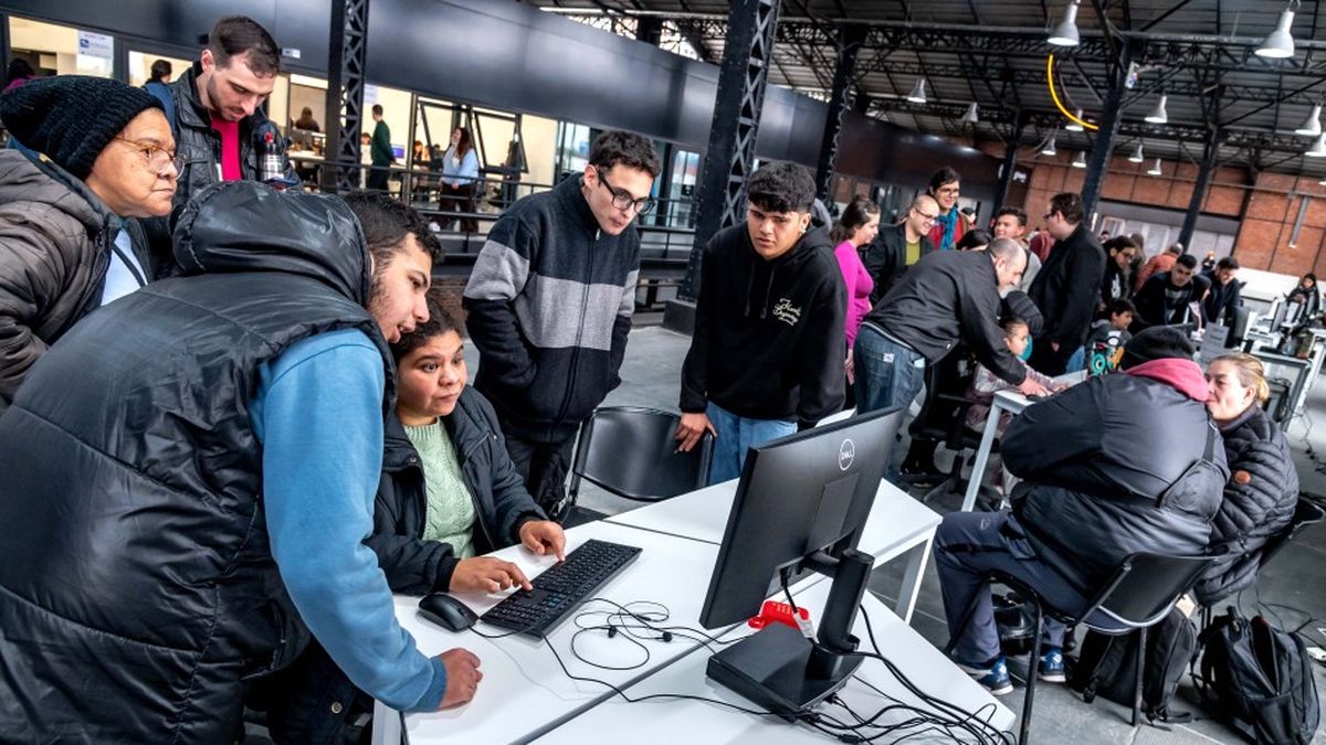 Jóvenes, nuevas tecnologías y el futuro del mundo del trabajo