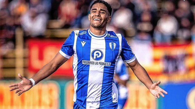 Unión sigue mirando al exterior e hizo una oferta por el volante Rodrigo Chagas